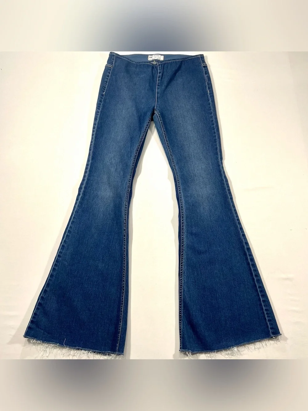 Free People Flare Bell Bottom Pull-on Jeans 28 Raw Hem Festival Boho Y2K